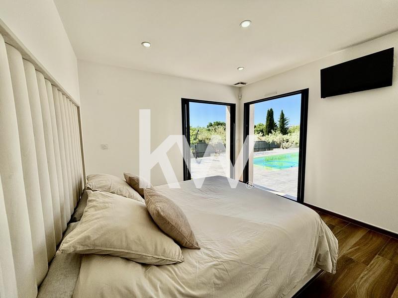 Maison - 230 m² - 8 pièces