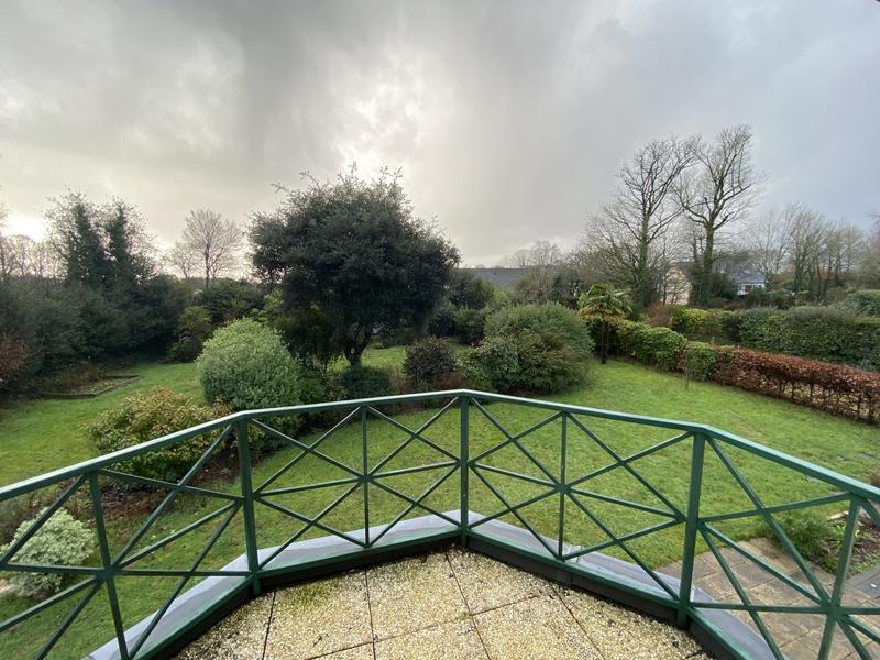 Maison - 239 m² - 10 pièces