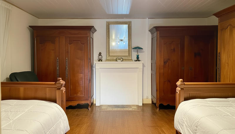 Maison - 225 m² - 7 pièces