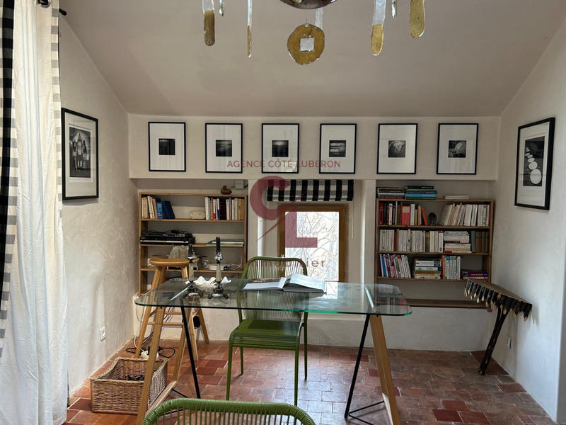 Maison - 285 m² - 9 pièces