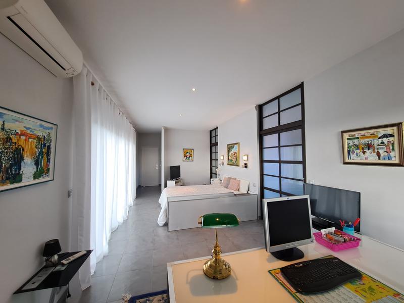 Maison - 305 m² - 6 pièces