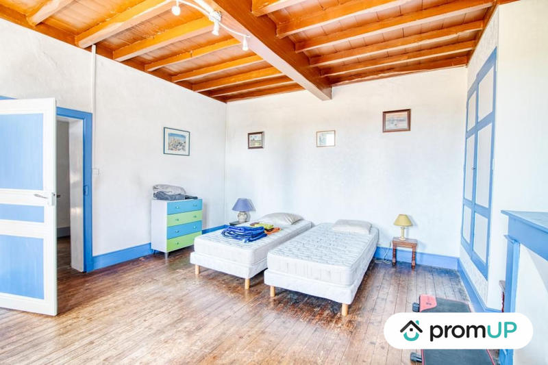 Maison - 200 m² - 7 pièces