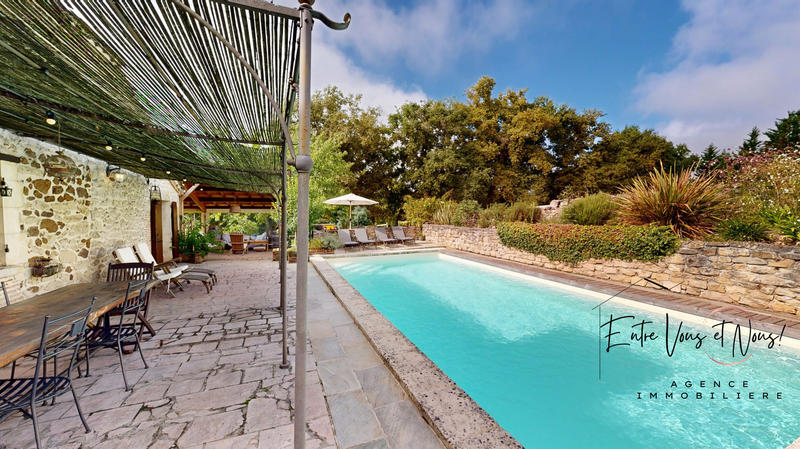 Maison ancienne - 310 m² - 12 pièces