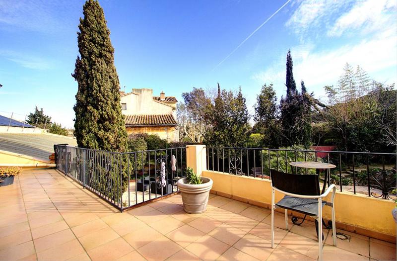 Maison - 300 m² - 9 pièces