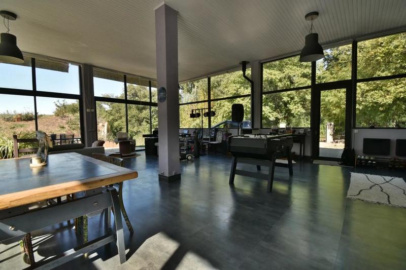 Mas - 296 m² - 8 pièces