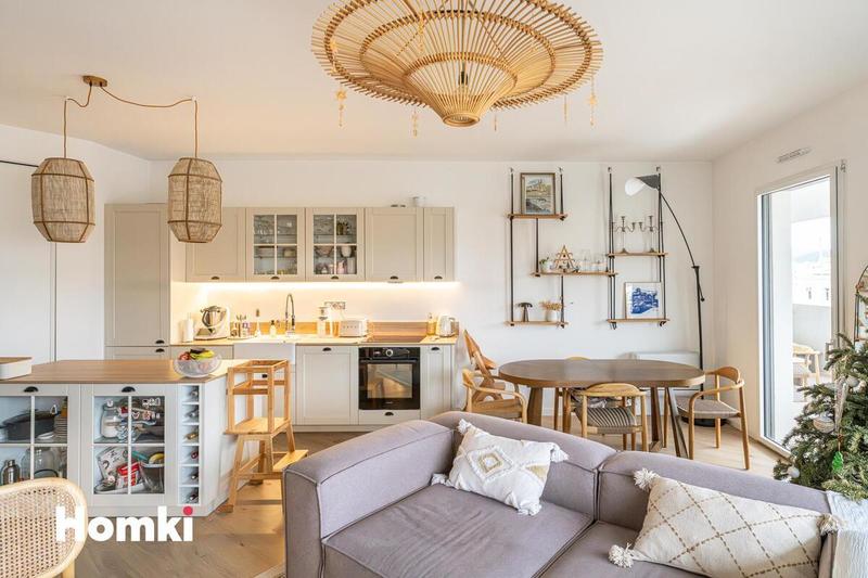 Appartement - 80 m² - 3 pièces