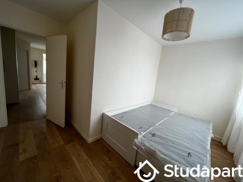 Chambre - 12 m² - 1 pièce