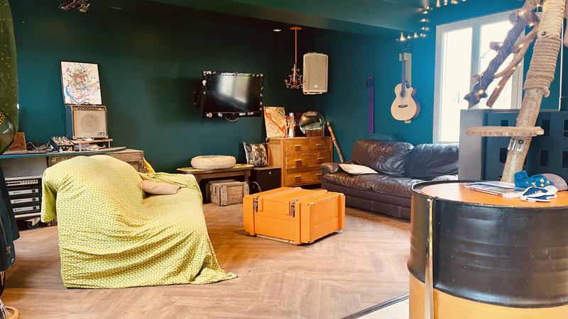 Maison - 201 m² - 6 pièces