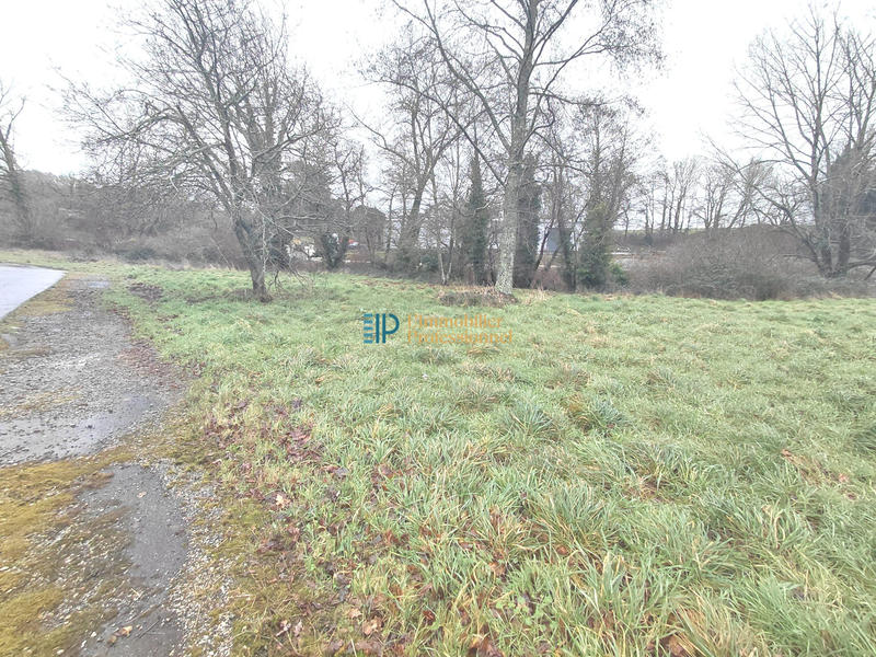 Terrain commercial - 5 409 m²