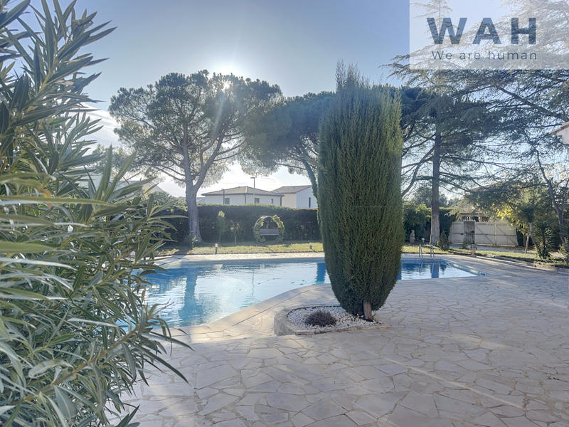 Villa - 220 m² - 5 pièces