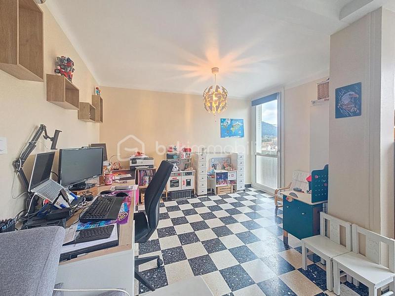 Appartement - 78 m² - 5 pièces