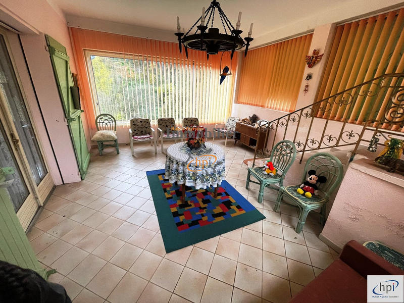 Maison - 175 m² - 10 pièces