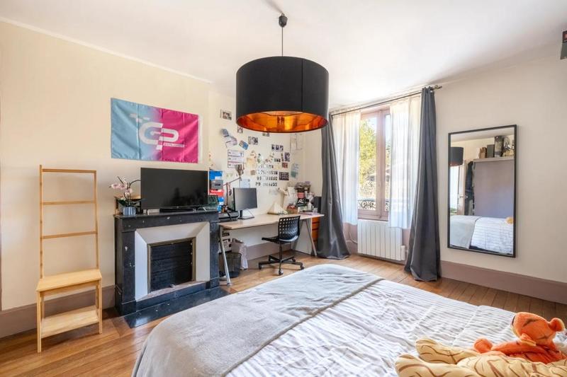 Maison - 201 m² - 6 pièces