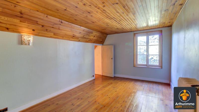 Maison - 180 m² - 9 pièces