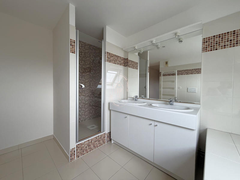 Appartement - 205 m² - 6 pièces