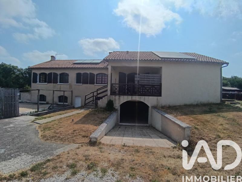 Maison - 210 m² - 9 pièces