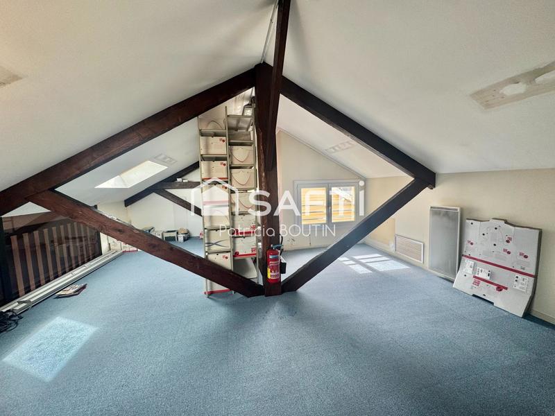 Local commercial - 257 m² - 7 pièces