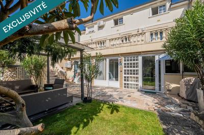 Maison - 200 m² - 8 pièces