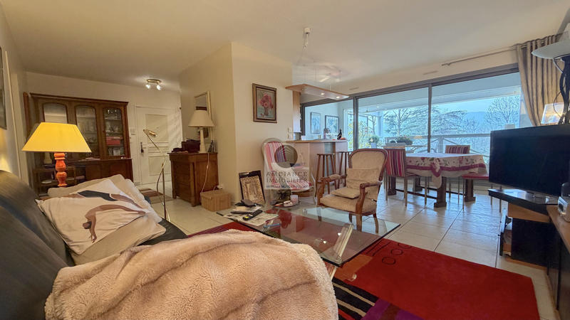 Appartement - 75 m² - 3 pièces