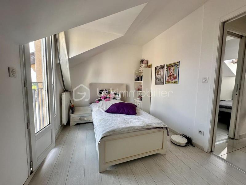 Maison - 216 m² - 14 pièces