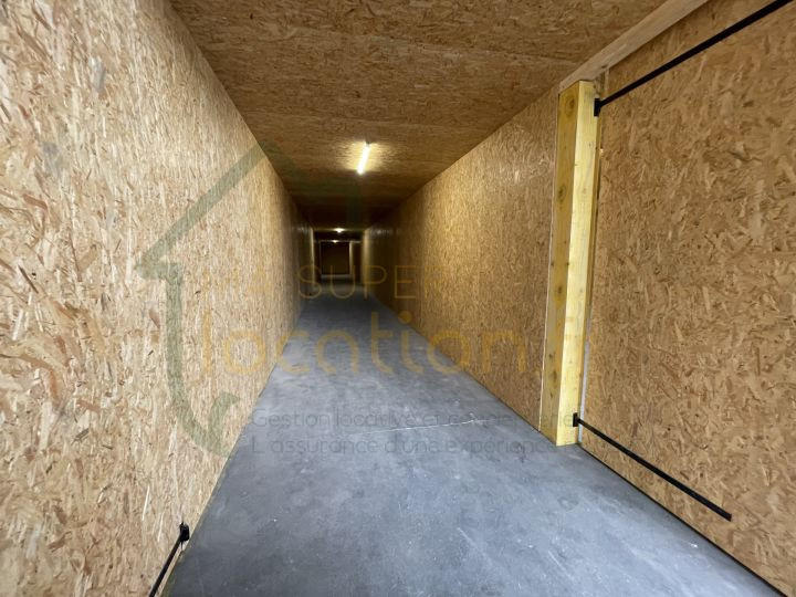 Parking / Garage - 36 m²