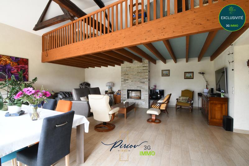 Maison - 264 m² - 9 pièces