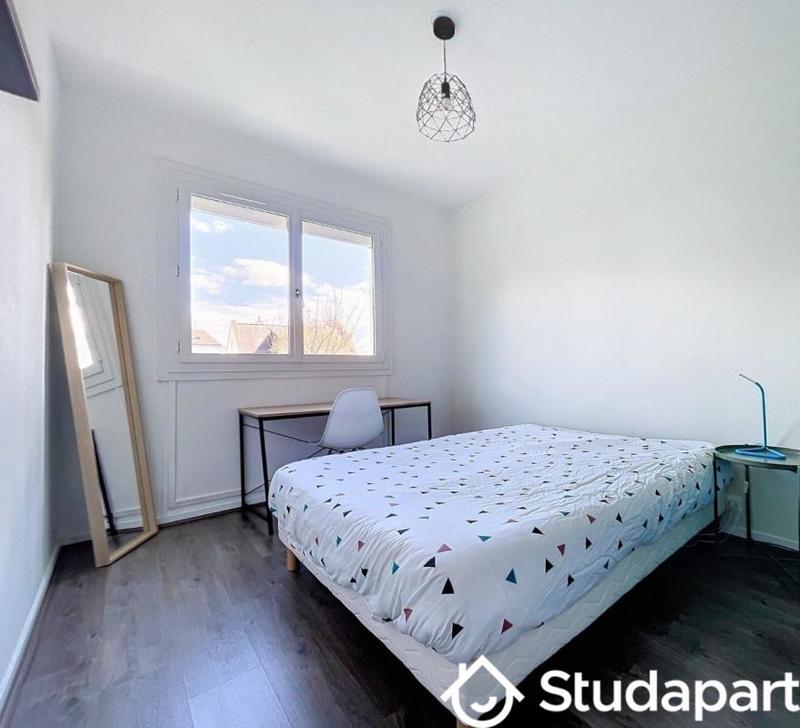 Chambre - 11 m² - 1 pièce