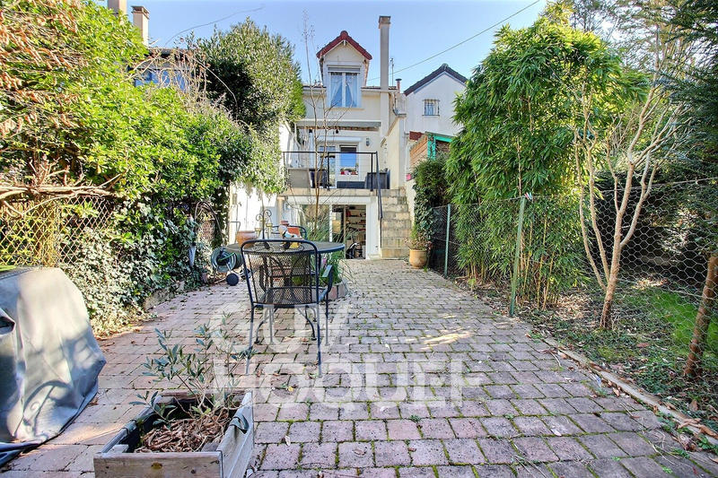 Maison - 94 m² - 5 pièces