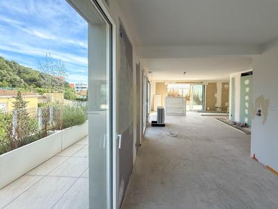 Appartement - 140 m² - 5 pièces