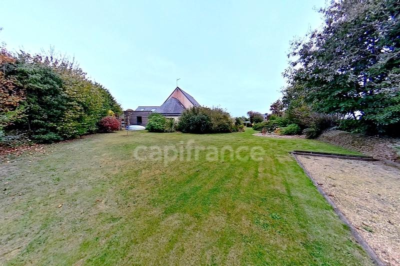 Maison - 246 m² - 10 pièces