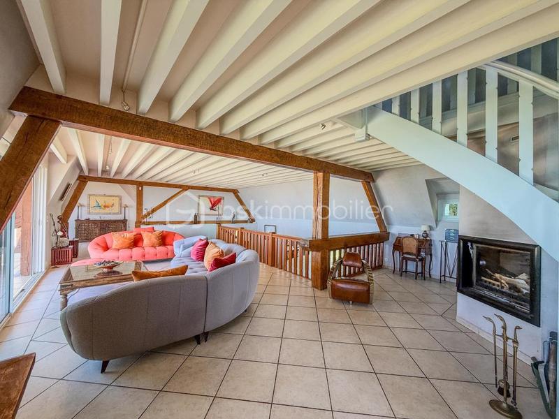 Propriété - 340 m² - 9 pièces