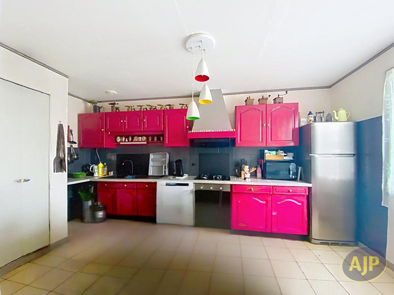 Maison - 101 m² - 5 pièces