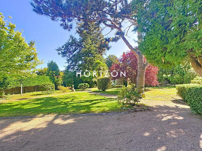 Maison ancienne - 205 m² - 8 pièces