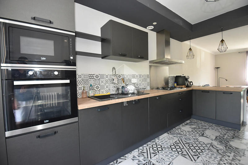 Maison - 144 m² - 5 pièces