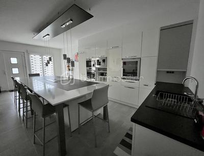 Loft - 109 m² - 5 pièces