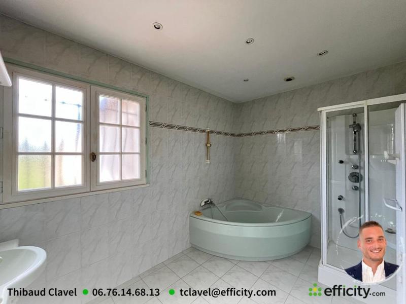 Maison - 208 m² - 6 pièces