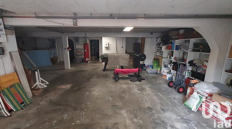 Maison - 208 m² - 8 pièces