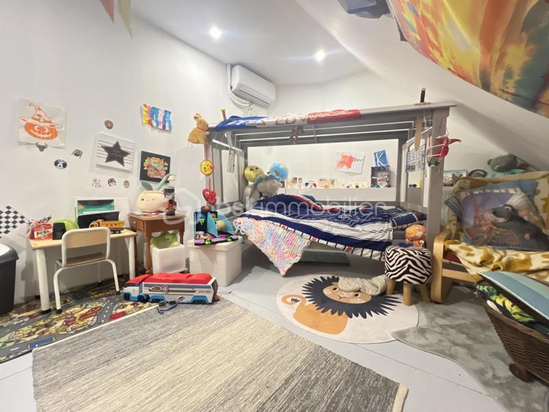 Maison - 205 m² - 7 pièces