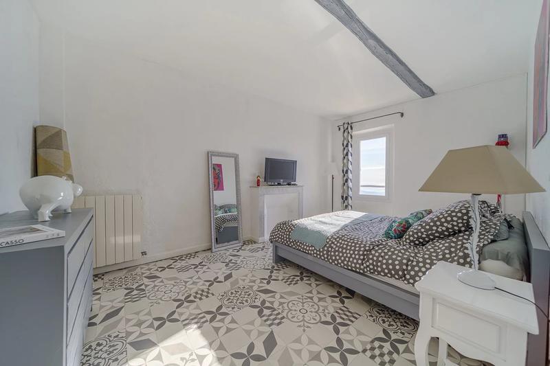 Maison - 360 m² - 10 pièces