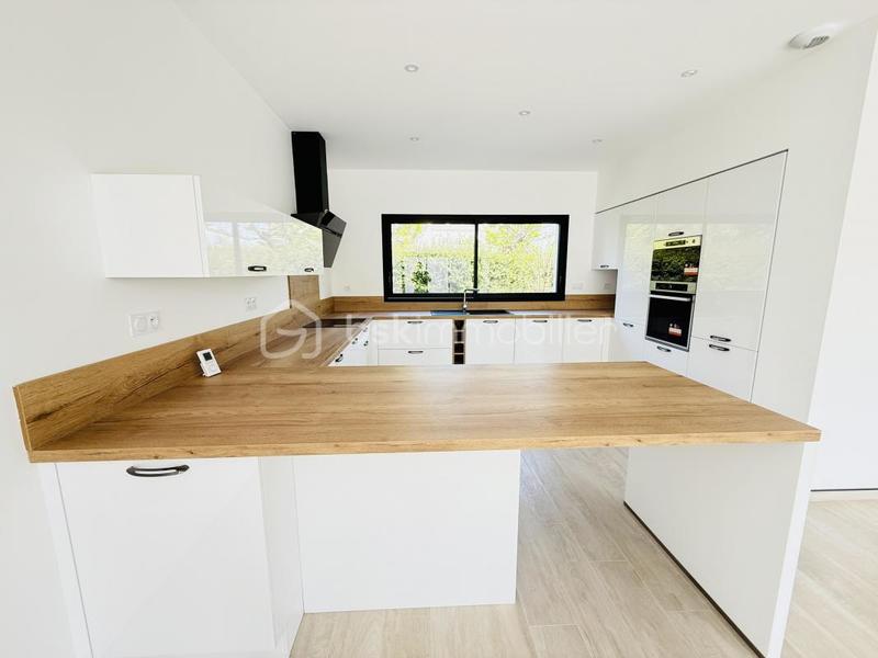 Maison - 162 m² - 6 pièces