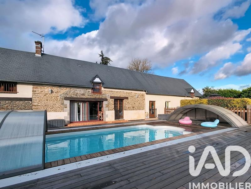 Maison - 374 m² - 17 pièces