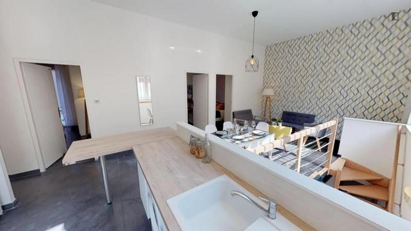 Chambre - 10 m² - 5 pièces