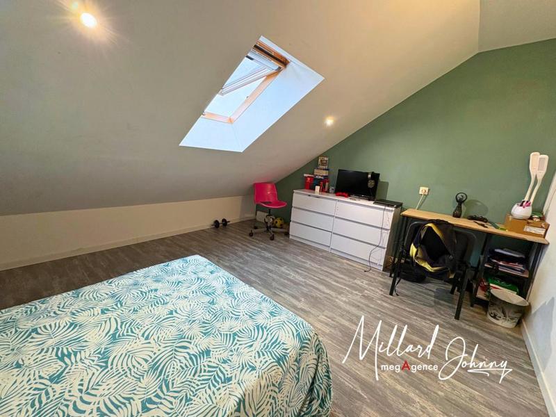 Maison - 204 m² - 9 pièces