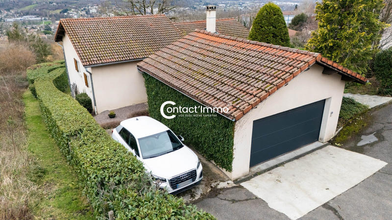 Maison - 210 m² - 6 pièces