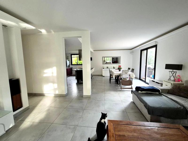 Maison - 209 m² - 8 pièces