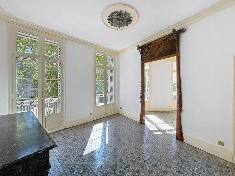 Immeuble mixte - 280 m²