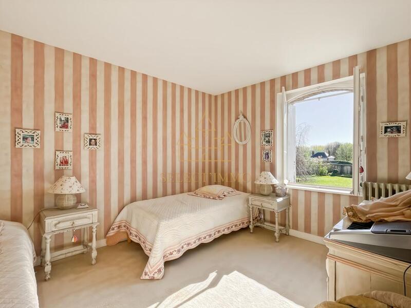 Propriété - 503 m² - 10 pièces