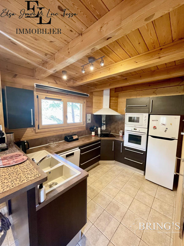 Châlet - 152 m² - 9 pièces