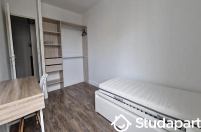 Chambre - 11 m² - 1 pièce