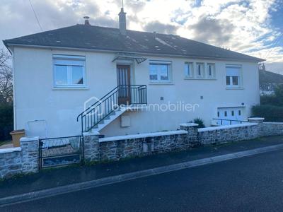 Maison traditionnelle - 102 m² - 5 pièces